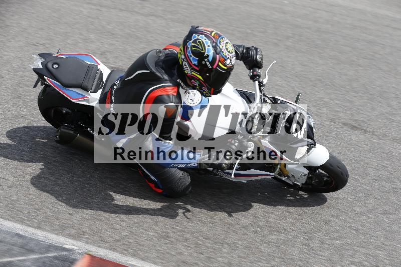 /Archiv-2024/29 12.06.2024 MOTO.CH Track Day ADR/Gruppe rot/25